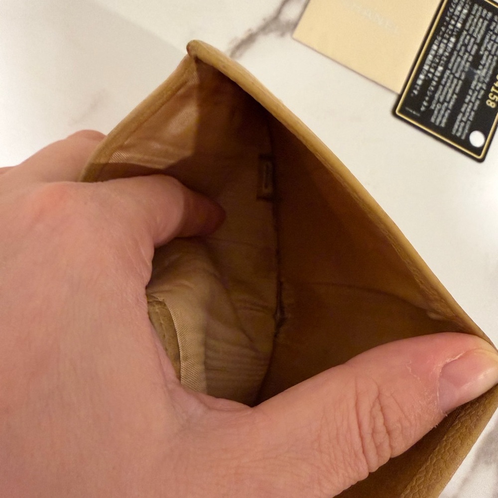 CHANEL Yellow Leather Card Holder - Picture 7 of 9